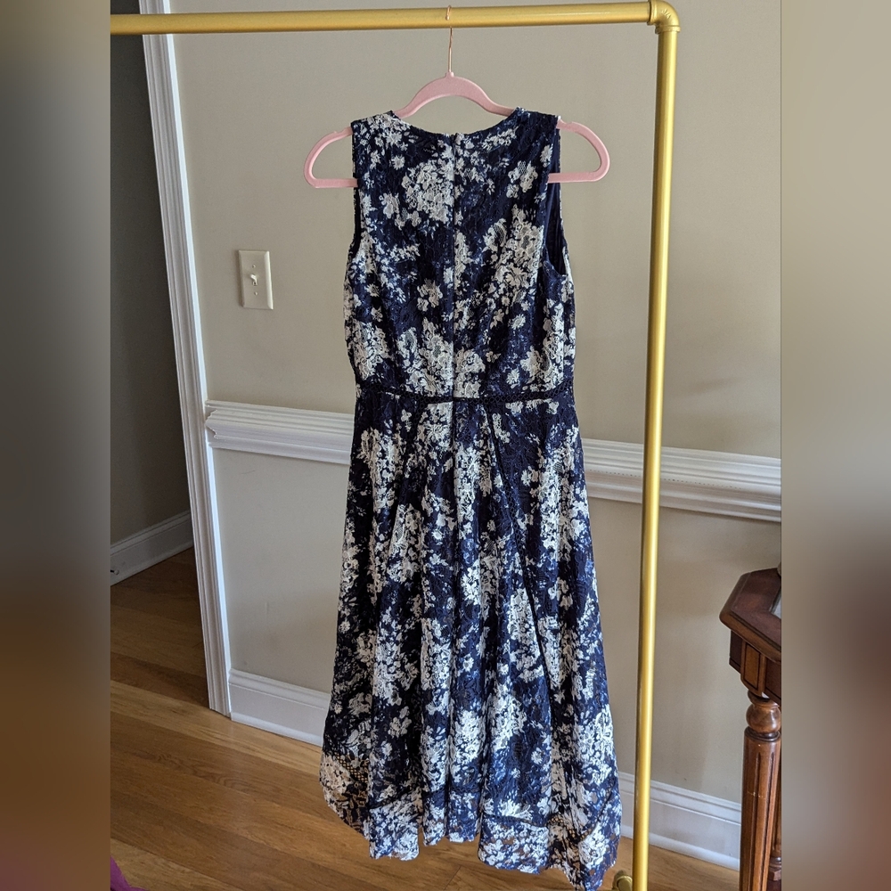 Dress - Picture 3 of 4